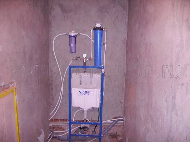 Установка фильтра очистки воды с подсоединением к канализации, монтаж инсталяции